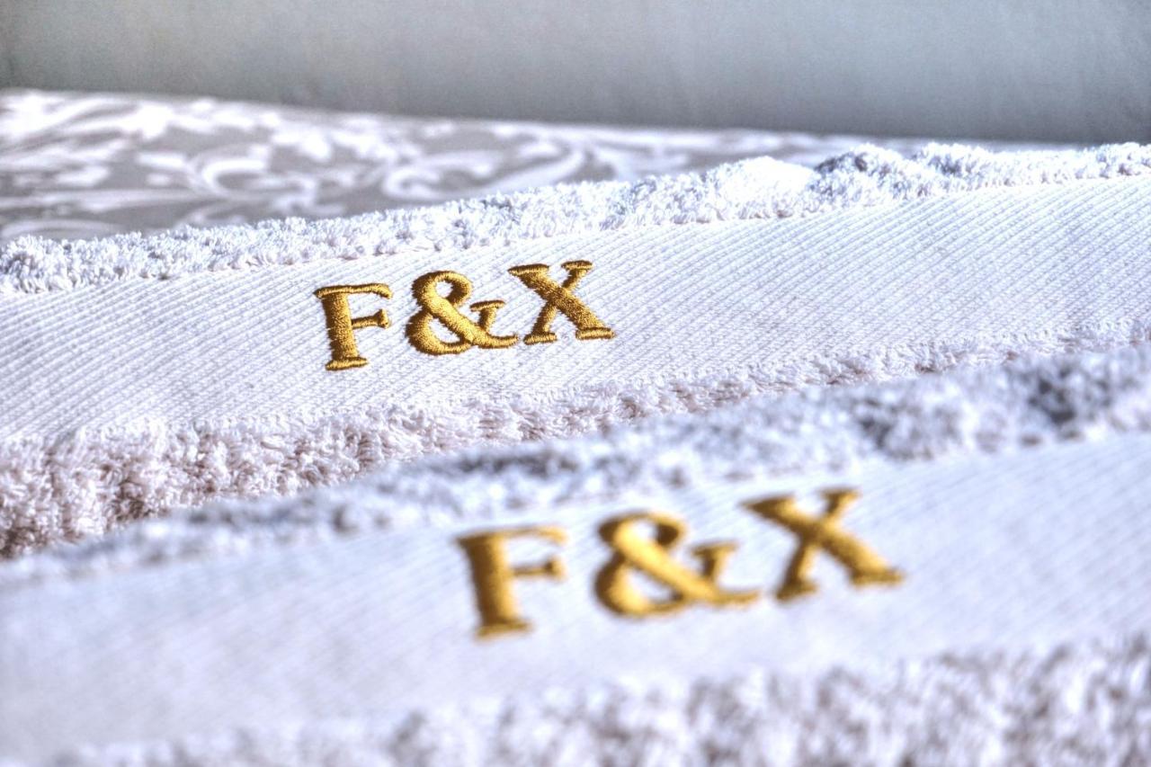 F&x House דירה